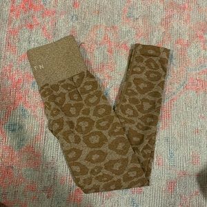 NVGTN leggings